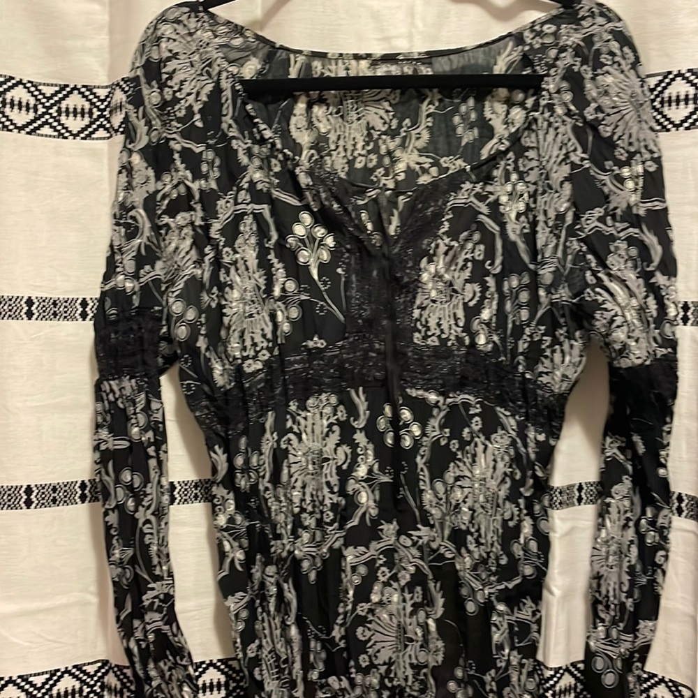 Size L women’s blouse